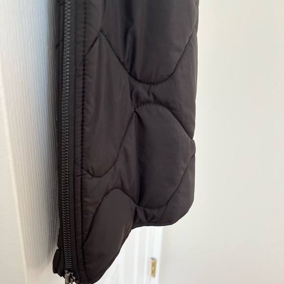 Black Quilted Vest with Belt - Picture 7 of 12